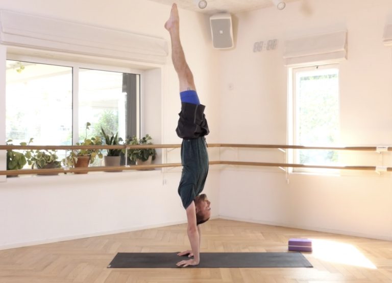 how to hand stand. part #1